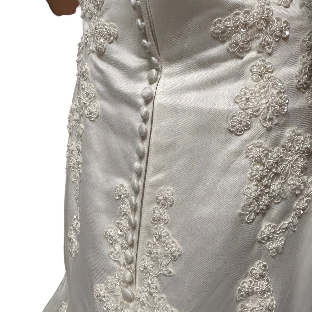 Wedding Dress - Picture 13 of 13